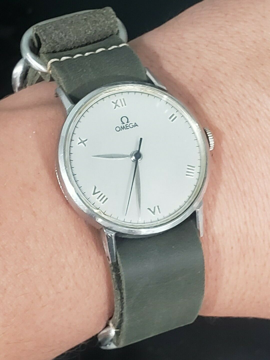 Rare Omega WW2 Military Men Roman Dial Vintage Watch Ref. 2220 /2 Cal. 30T2 SCPC