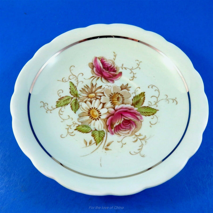 パラゴン　可愛いローズのブーケ　淡いブルーとシルバー縁のカップ&ソーサー