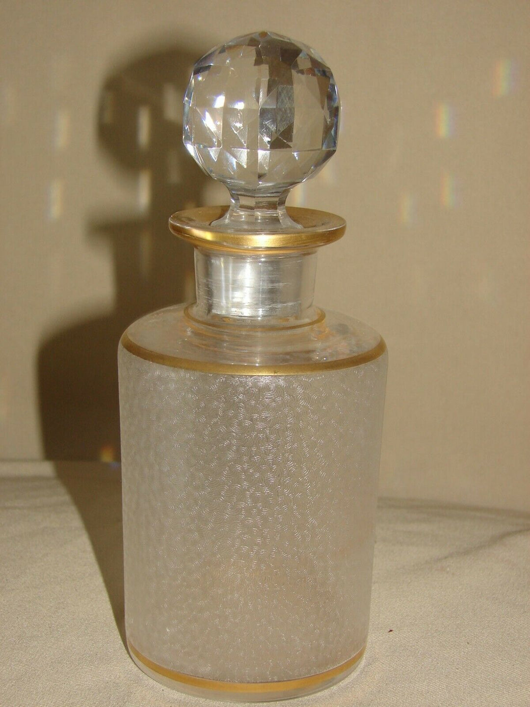 FLACON PARFUM CRISTAL GIVRE GRAVE A L'ACIDE BACCARAT ? SAINT LOUIS ? N°24