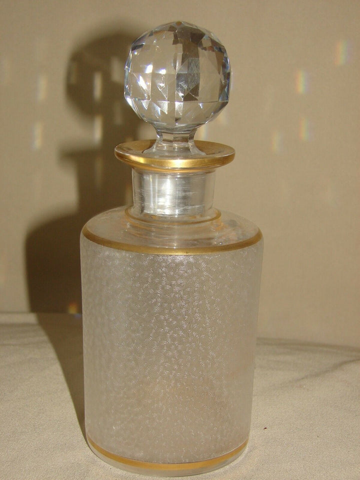 FLACON PARFUM CRISTAL GIVRE GRAVE A L'ACIDE BACCARAT ? SAINT LOUIS ? N°24