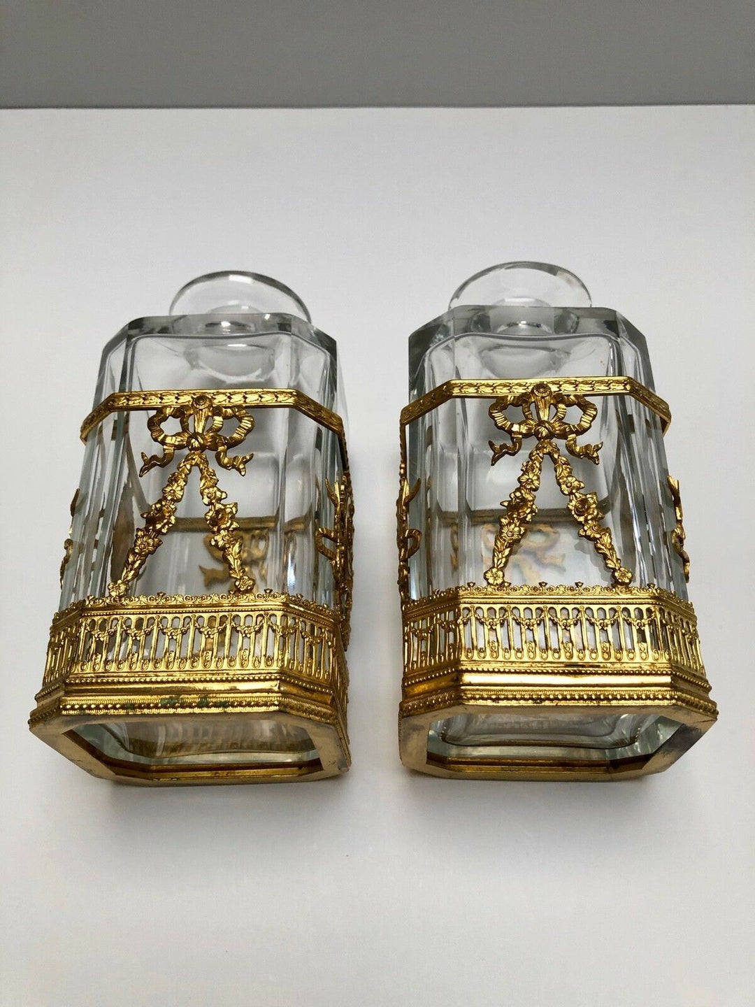 Magnifique BACCARAT CRISTAL ET DORE BRONZE bouteilles de parfum Paire- afficher le titre d'origine