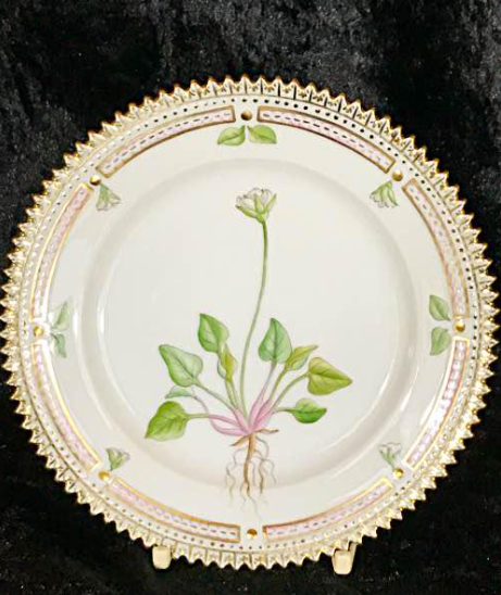 Royal Copenhagen Flora Danica Flower Small Plate Diameter 14.5cm New