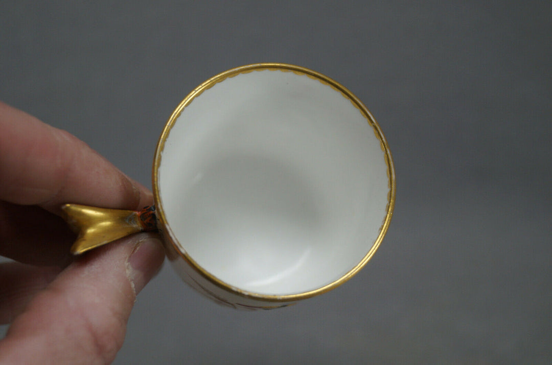 ロイヤルウースター＆ティファニー、エナメル彩色の鳥と虫、アイボリー、蝶の取っ手のカップ