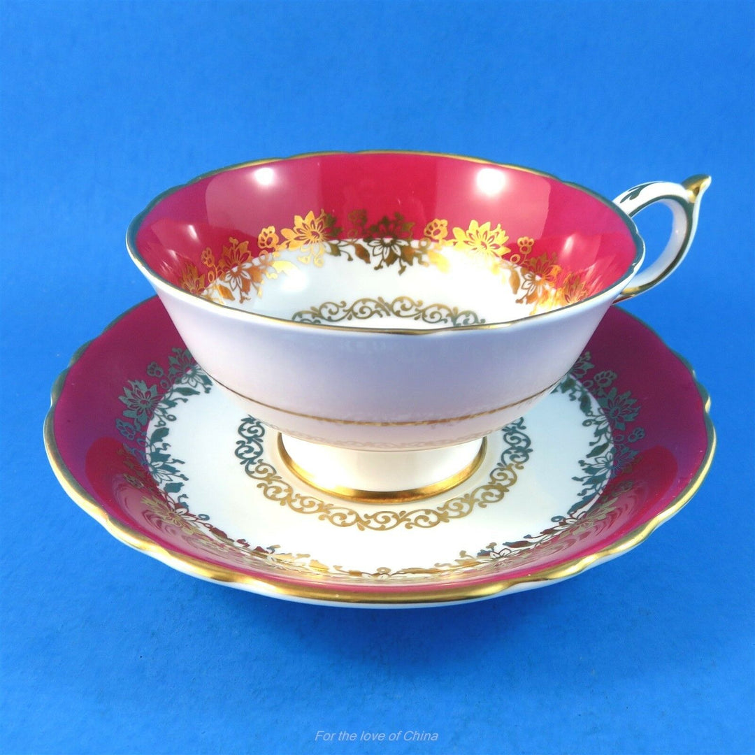 パラゴン　華麗な縁と赤や青の花柄カップ&ソーサー