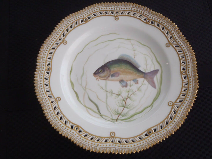 FLORA DANICA RETICULATED FISH PLATE 10"