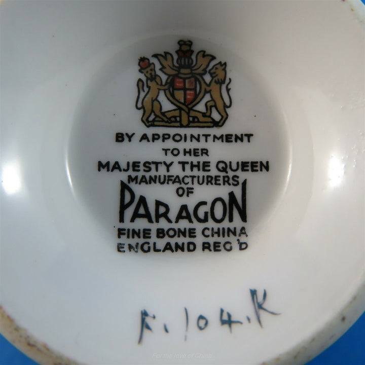 パラゴン　レッドカラーとお花がアクセントのカップ&ソーサー