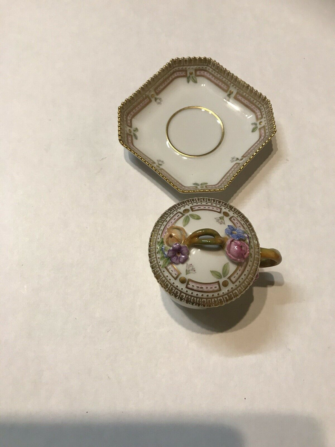 ロイヤルコペンハーゲン　フローラダニカ　蓋付カスタードカップ＆ソーサー