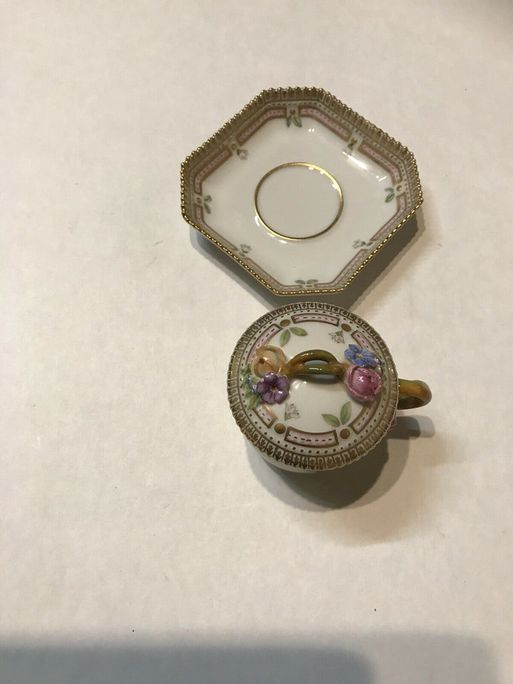 ロイヤルコペンハーゲン　フローラダニカ　蓋付カスタードカップ＆ソーサー