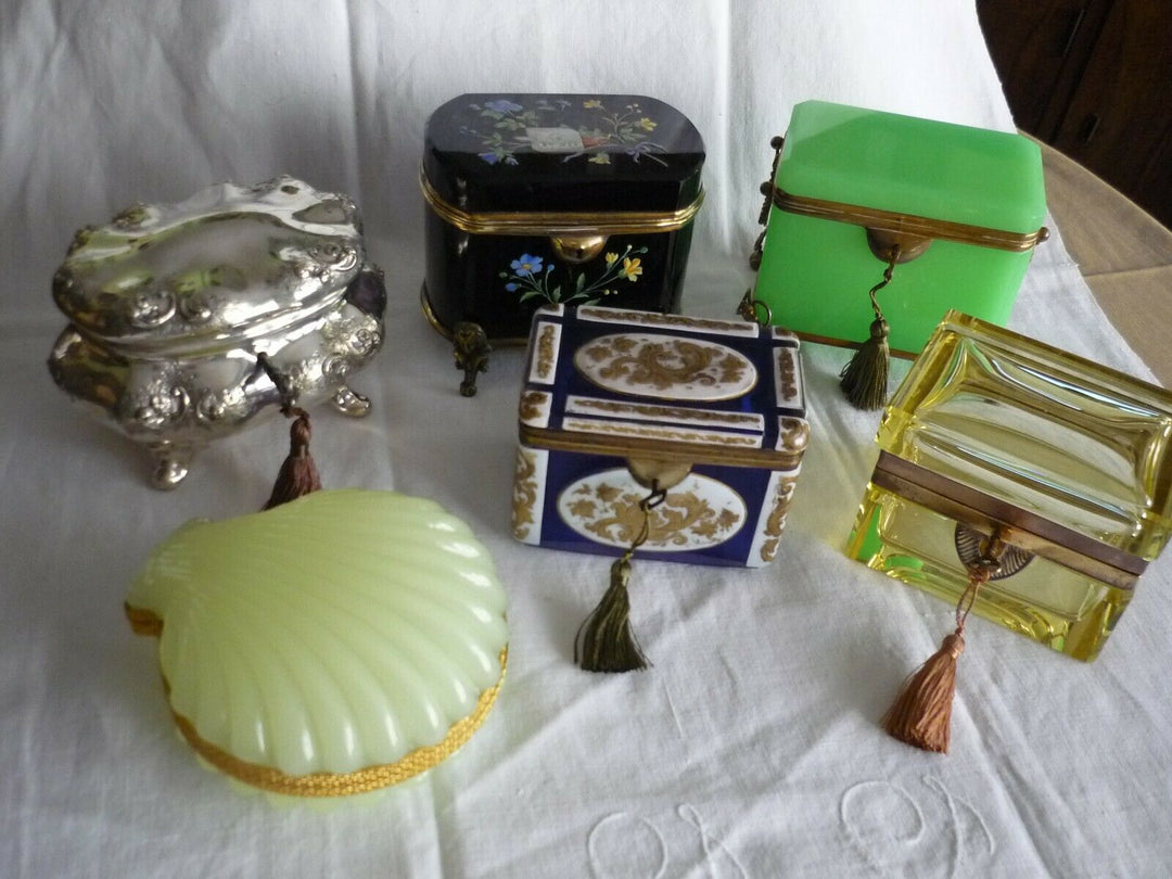 French/Bohemian Opaline/Vaseline Glass Casket Box 19th C Green