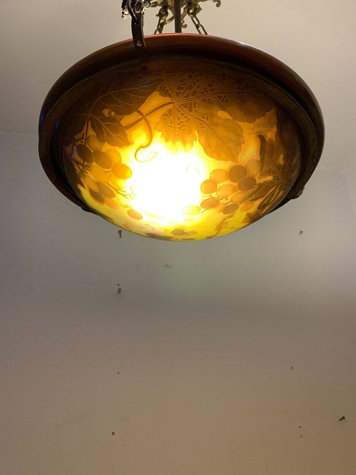 Early 20TH CENTURY d’argental French Cameo Art Glass Suspension Luminaire- afficher le titre d'origine
