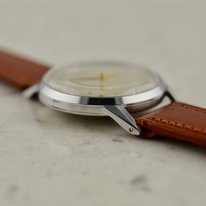 1960年　モバードヴィンテージウォッチ（NOS）　カラトラバ MOVADO Calatrava スチール製　箱とタグ付き