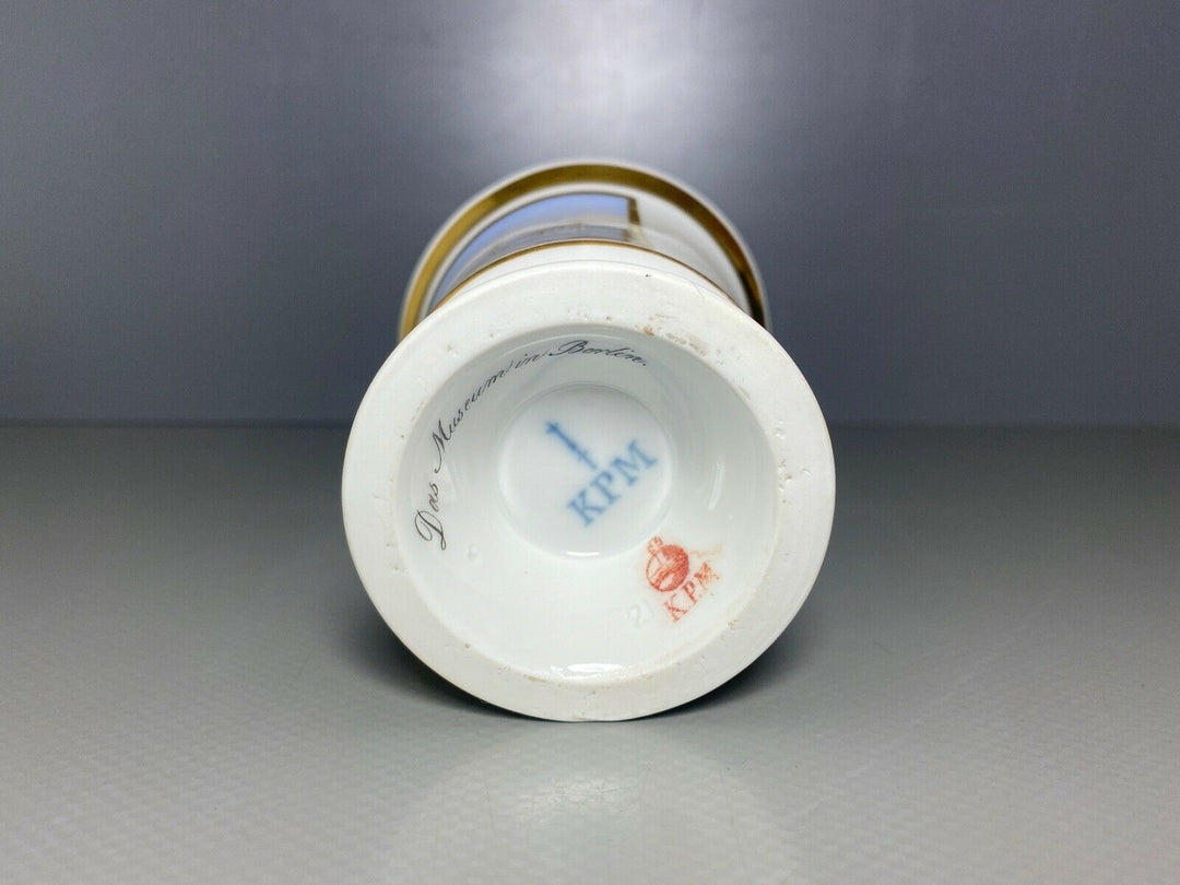 KPM BERLIN GEDECK TASSE UT GLOCKENFORM DAS MUSEUM IN BERLIN GOLD 1.WAHL UM 1837