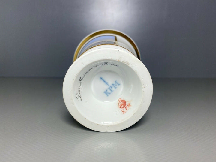 KPM BERLIN GEDECK TASSE UT GLOCKENFORM DAS MUSEUM IN BERLIN GOLD 1.WAHL UM 1837