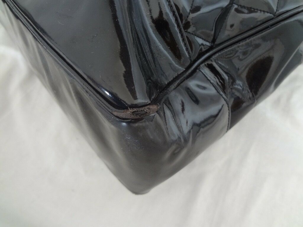 AUTH CHANEL BLACK PATENT SHOULDER TOTE BAG