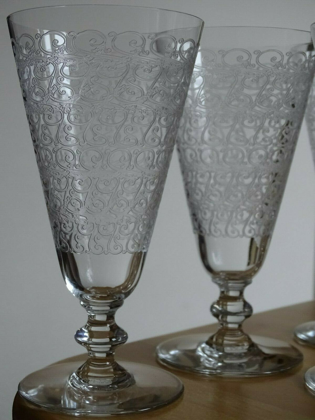4 FLUTES A CHAMPAGNE EN CRISTAL DE BACCARAT MODELE ROHAN signées