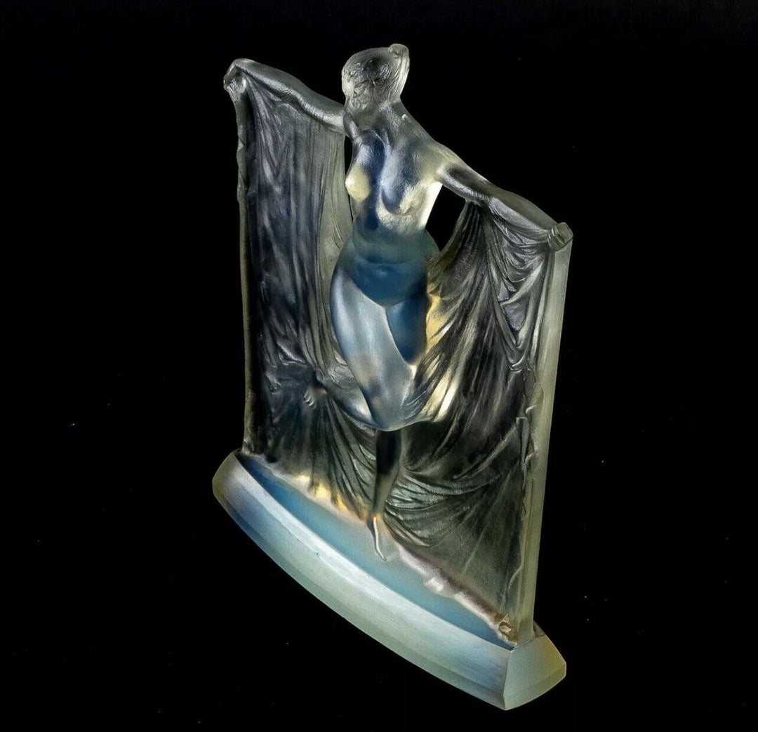 Statuette Suzanne Verre Opalescent Rene Lalique R.Lalique Woman Glass Statue
