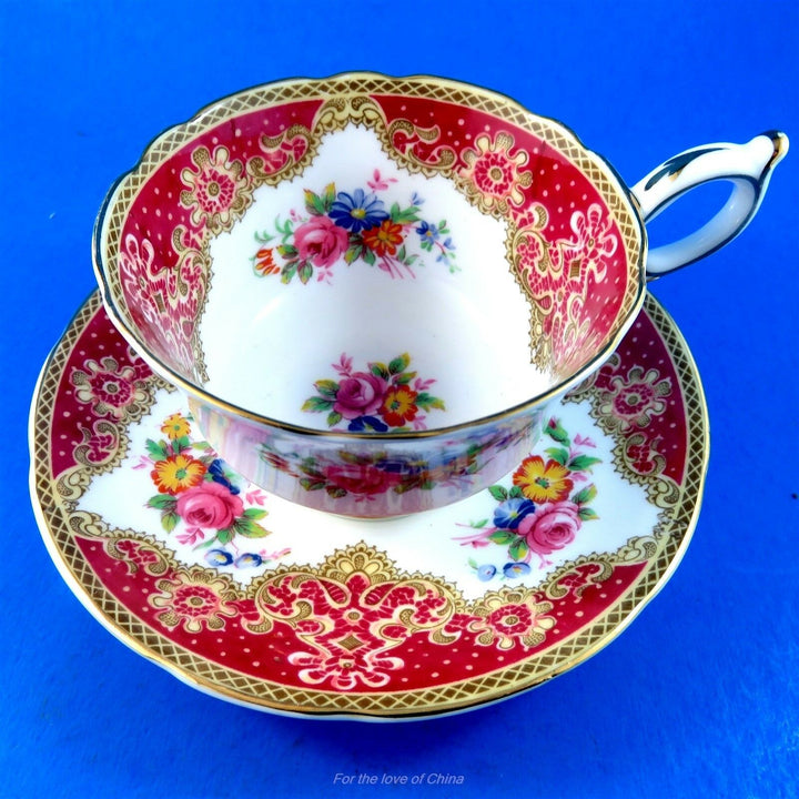 パラゴン　鮮やかな花と深紅のレースのカップ&ソーサー