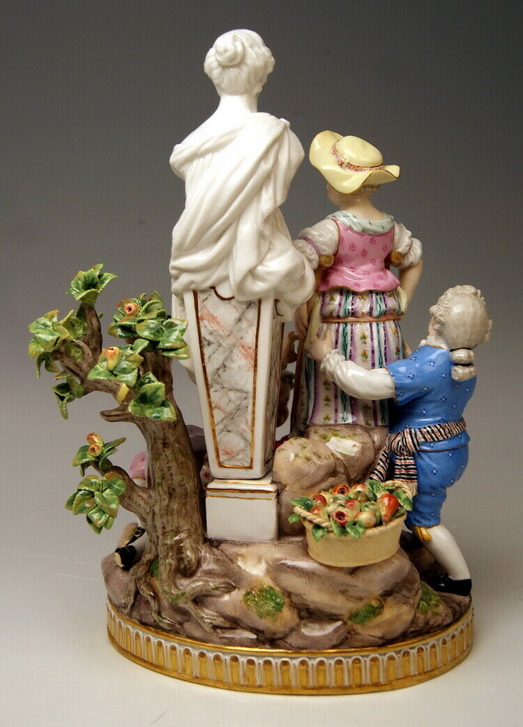 マイセン人形（フィギュア） 竹馬で遊ぶ子供たち M.V. アシエ