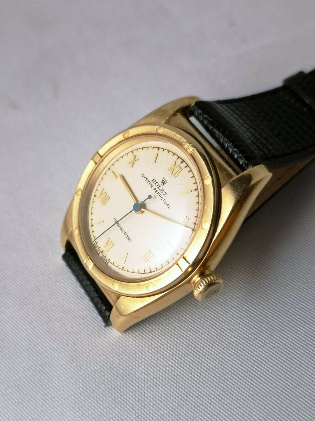 Rolex Bubbleback red.3372 Original Empire Dial Gold 18 KT year 1945 Mint Condit