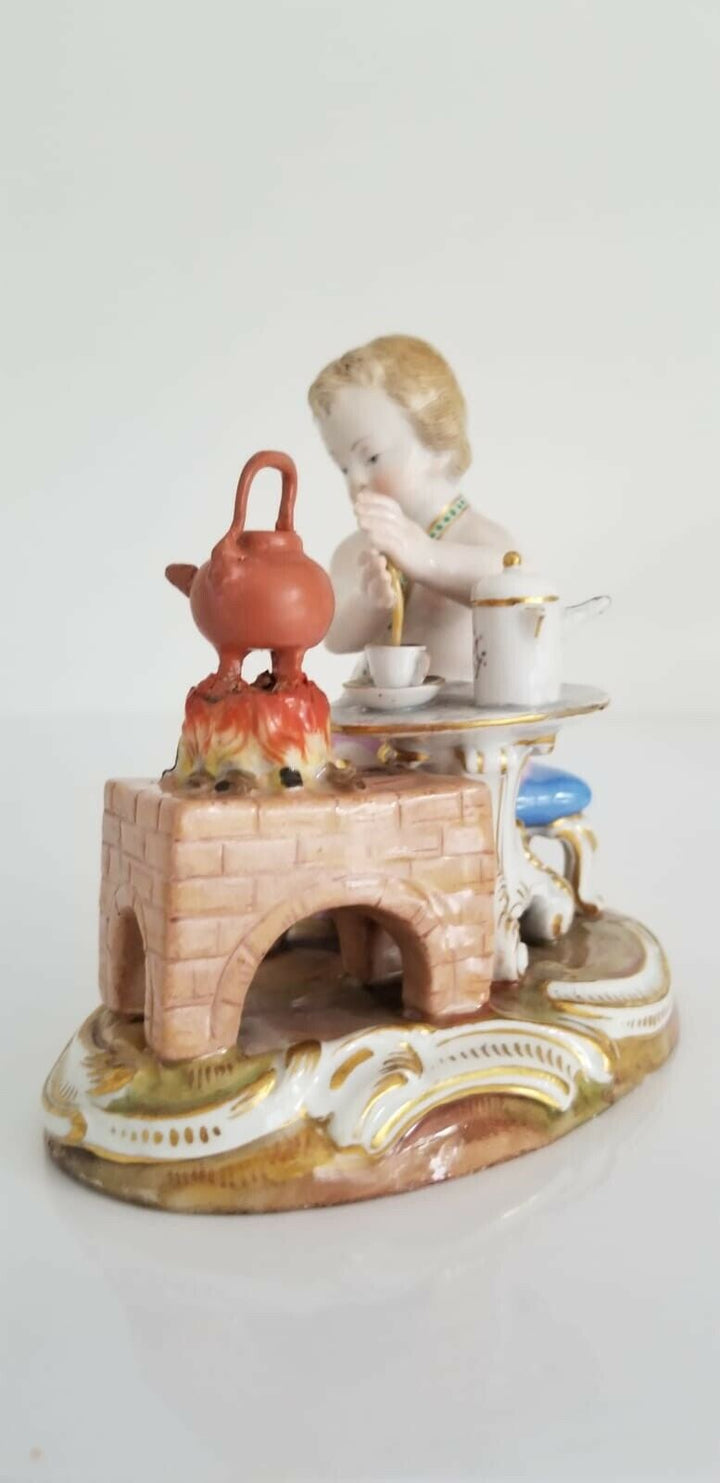 マイセン人形/フィギュリン　チョコレート職人の天使 四大元素シリーズ『火の寓意』ヨハン・ヨアヒム・ケンドラー原型作（1860年ころ）