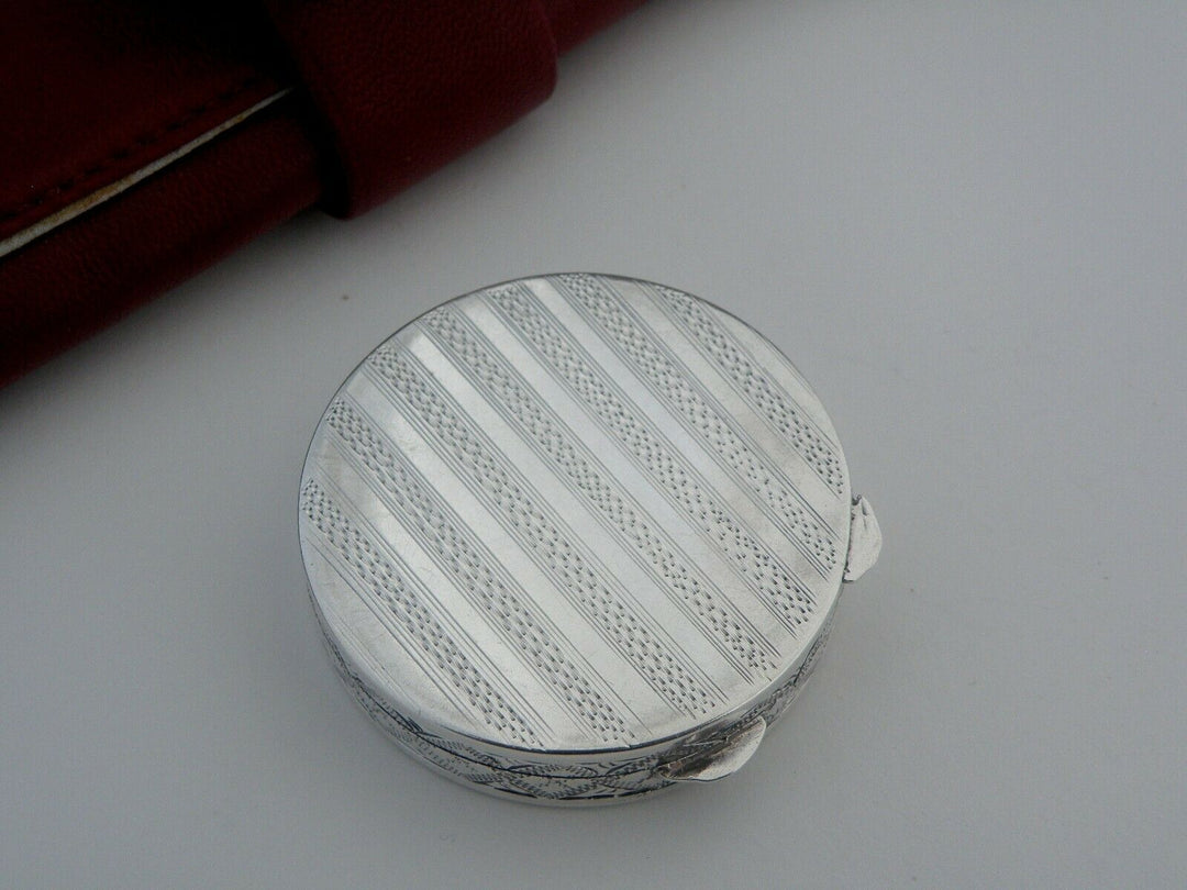 スターリングシルバー　925 円形　ピルケース アンティークアールデコ調 スターリングシルバー 円形ピルケース