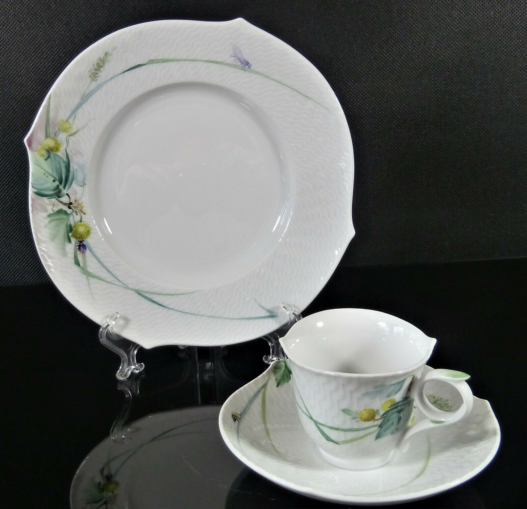 マイセン  Meissen、波の戯れ、浮かし彫り、森の声、モカ、プレート＋カップ＆ソーサーセット