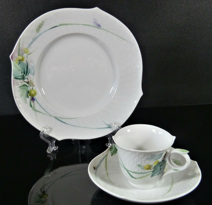 マイセン  Meissen、波の戯れ、浮かし彫り、森の声、モカ、プレート＋カップ＆ソーサーセット