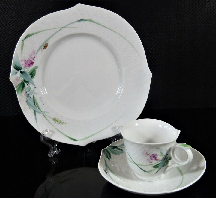 マイセン  Meissen、波の戯れ、浮かし彫り、森の声、モカ、プレート＋カップ＆ソーサーセット