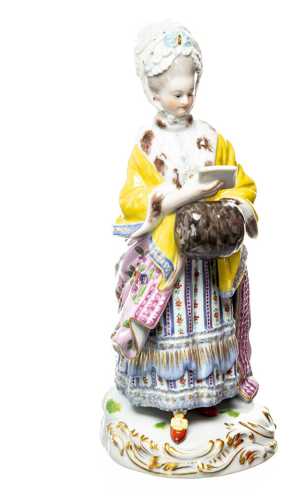 マイセン人形　フィギュリン　題名『マフを持つ女性』　アシエデザイン