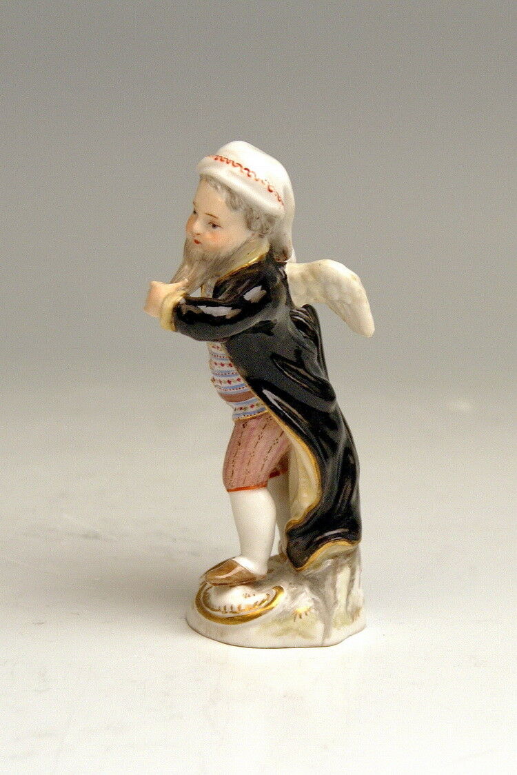 MEISSEN FIGUR VERKLEIDETE AMORETTE GEFLÜGELTER BÄRTIGER PUTTO MIT ZIPFELMÜTZE