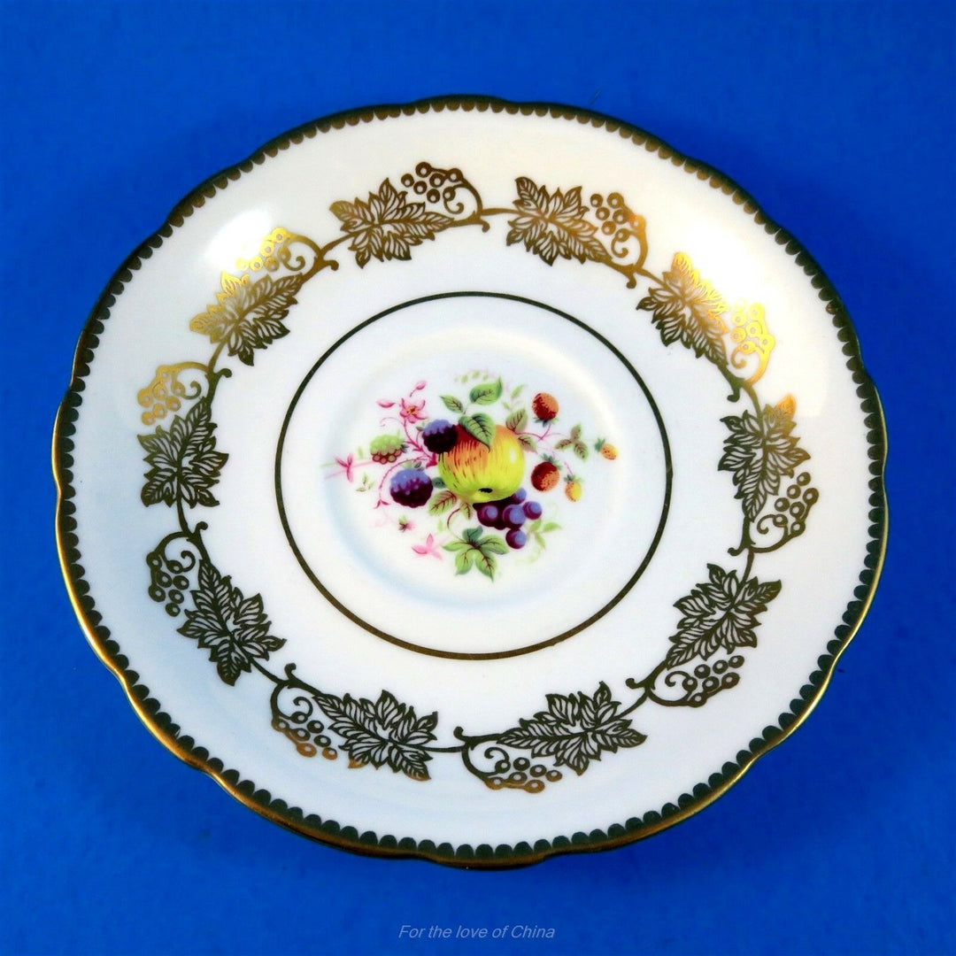 パラゴン　カラフルな果物とぶどうの蔓のカップ&ソーサー