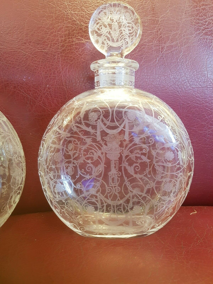 Paire De Flacons A Parfum En Cristal De Baccarat, Modèle MichelAngelo. Signés.