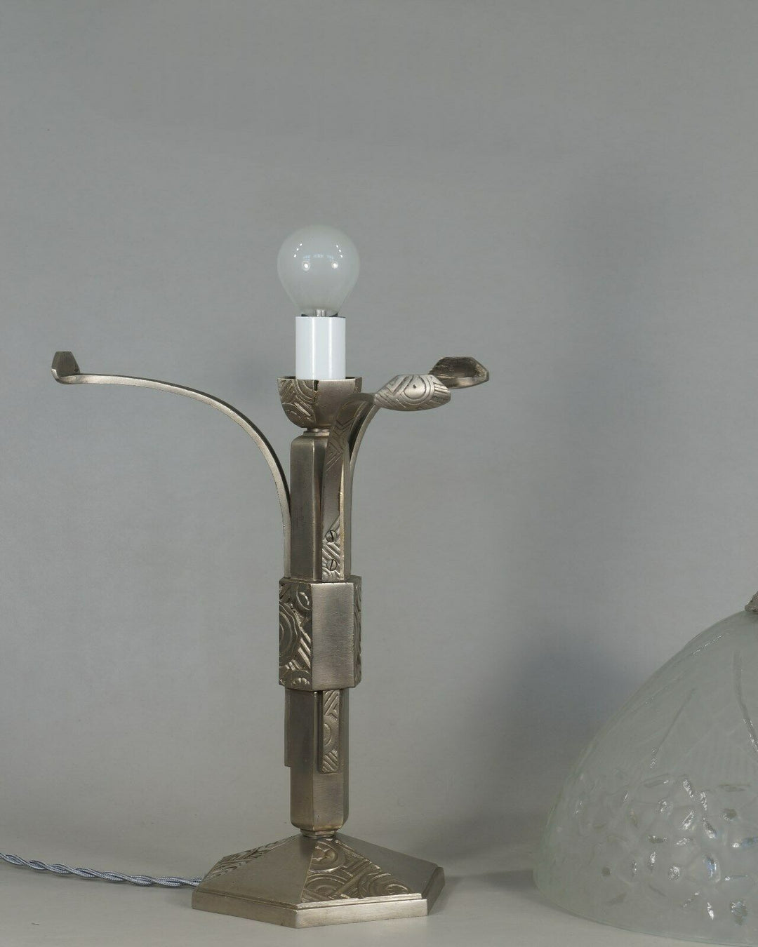 LARGE FRENCH ART DECO LAMP BY NICOLAS GILLEN . muller degué daum era 1930 France