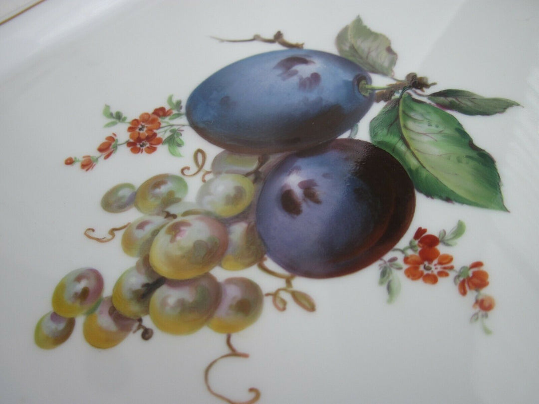 Schönes Meissen Tablett mit vielen Früchten und Gold