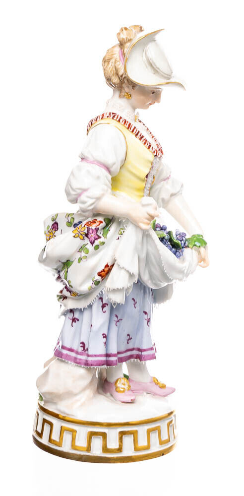 マイセン　フィギュリン　葡萄を運ぶ女性
