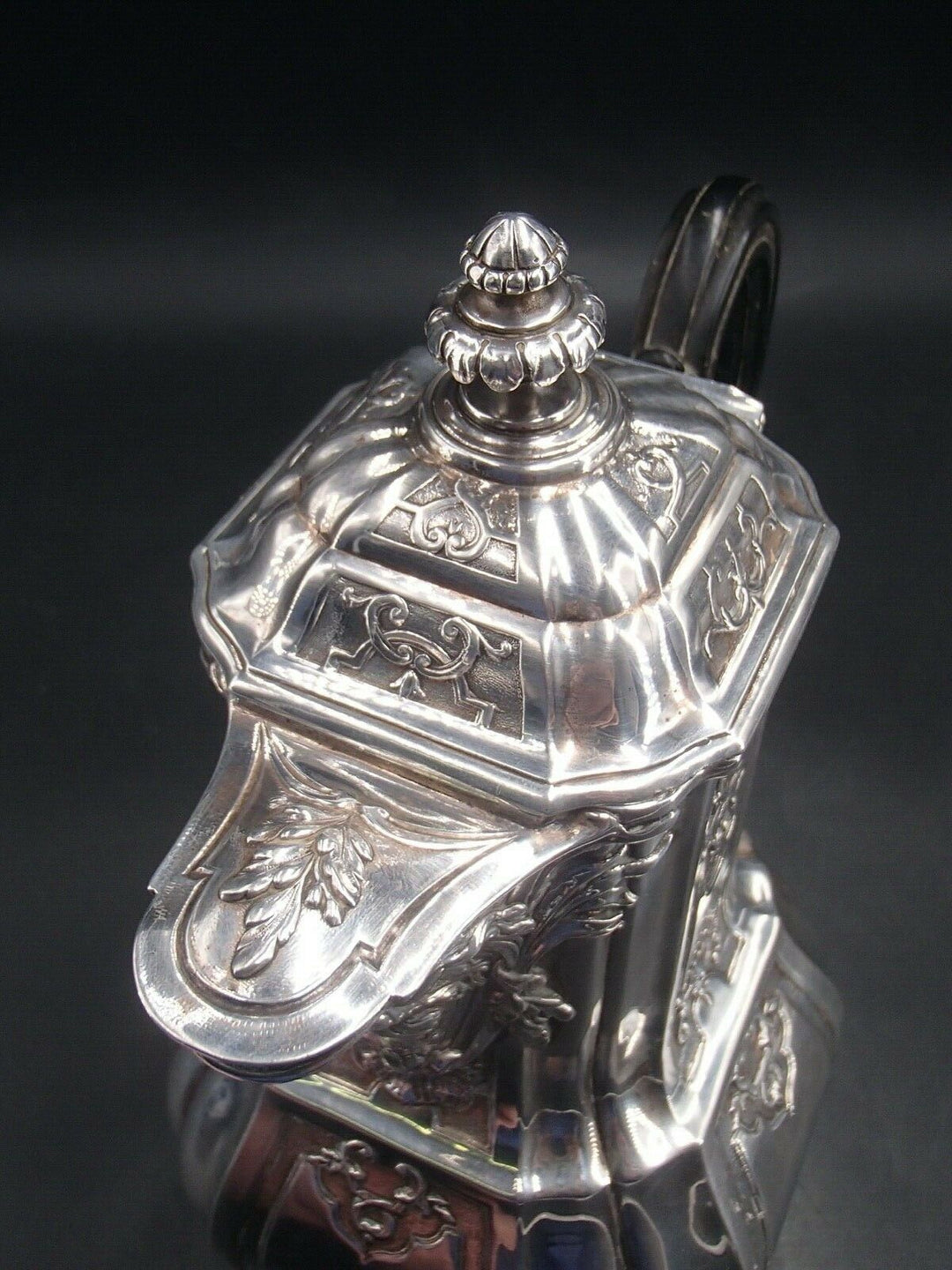 PUIFORCAT RARE CAFETIERE EN ARGENT MASSIF POINCON MINERVE 1 ER TITRE MASCARON