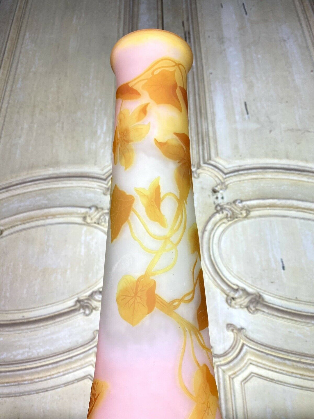 エミールガレ（GALLE）　黄色い花の大きな花瓶