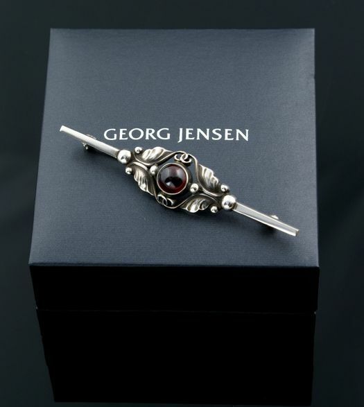 Georg Jensen Sterling Brooch # 224B w. Garnet. Silver. Design: GJ himself. RARE