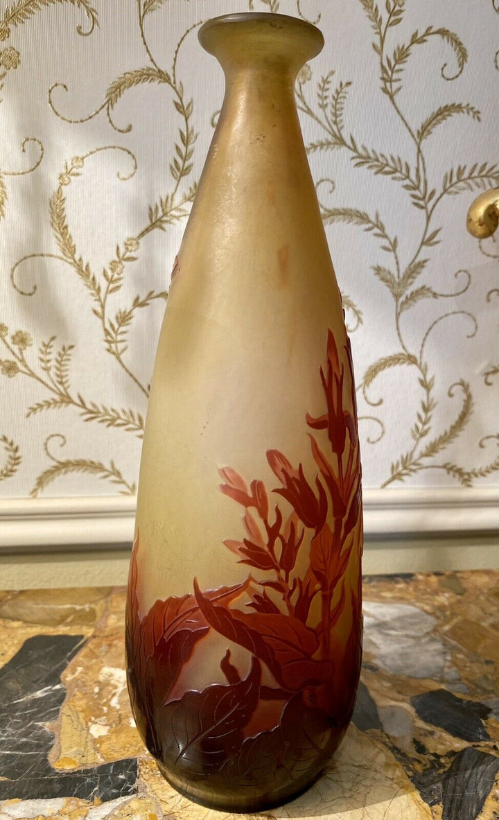 Émile GALLE - Vase Piriforme allongé aux Iris