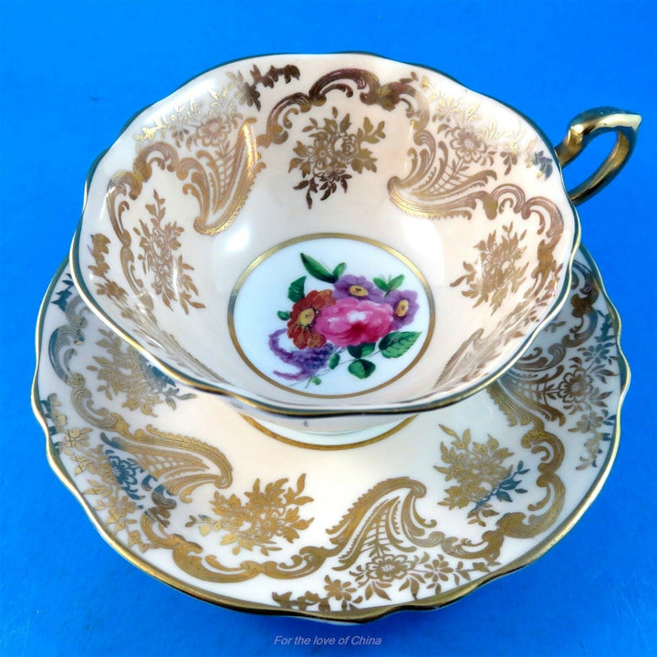 パラゴン　可憐な花柄＆ピーチゴールドの縁のカップ&ソーサー