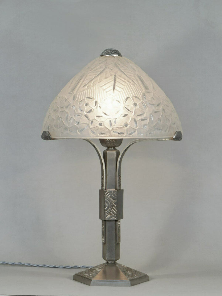 LARGE FRENCH ART DECO LAMP BY NICOLAS GILLEN . muller degué daum era 1930 France