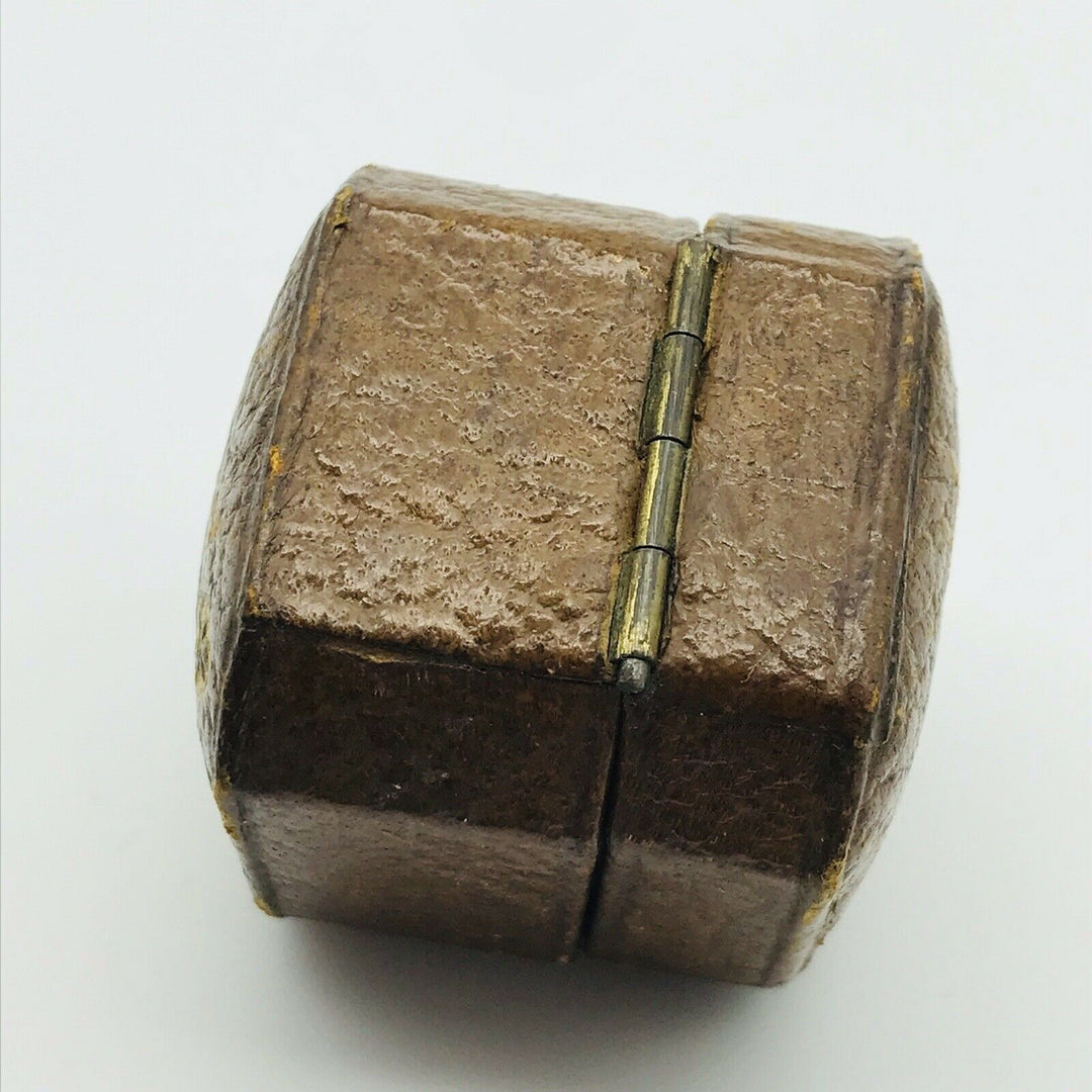 ANTIQUE/VINTAGE RING BOX JEWELLERY DISPLAY JEWELRY PRESENTATION CASE D&J WELLBY