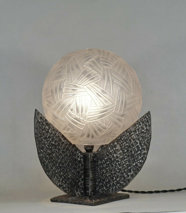 large French 1930 art deco lamp in wrought iron .................... France 1925