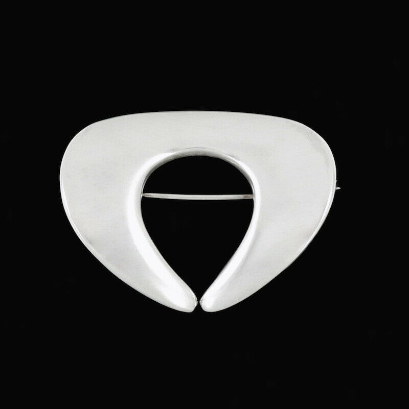 Georg Jensen. Sterling Silver Brooch #366 - Nanna Ditzel.