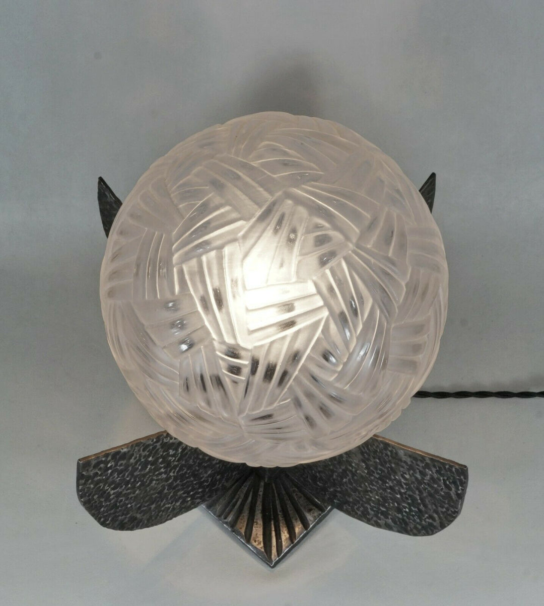 large French 1930 art deco lamp in wrought iron .................... France 1925