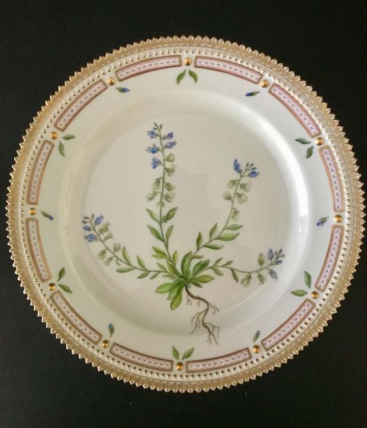 Royal Copenhagen FLORA DANICA Porcelain 8 7/8" Luncheon Plate #3550