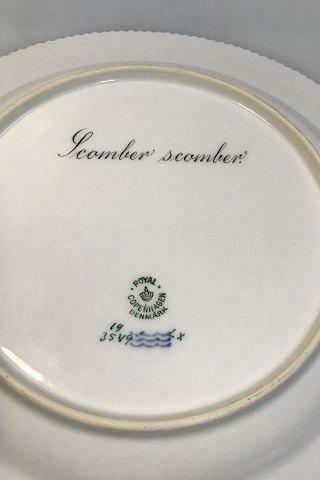 Royal Copenhagen Flora Danica Fish Plate No 20/3549
