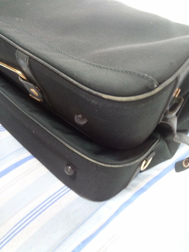 AUTH LOUIS VUITTON Taiga Green LEATHER GARMENT LUGGAGE BAG LV62