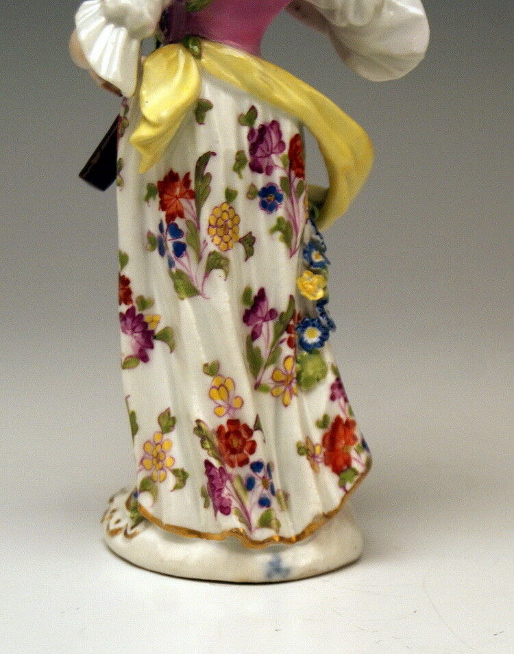 MEISSEN FIGUR マイセン MÄDCHEN MIT FAGOTT GIRL WITH BASSOON KAENDLER - UM 1770