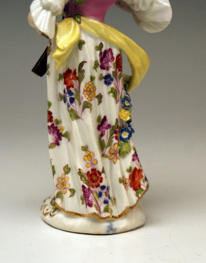MEISSEN FIGUR マイセン MÄDCHEN MIT FAGOTT GIRL WITH BASSOON KAENDLER - UM 1770